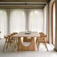 53061_Geometric_meeting_table_51488_Bok_dining_chair_oak_cognac_leather_20560_Aged_mirror_tray_hor_web